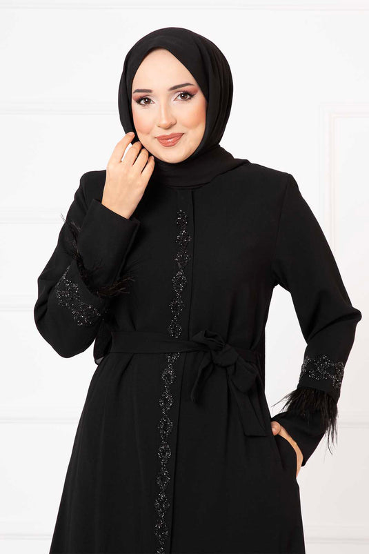 Abaya mit Steinen und Federn in Schwarz