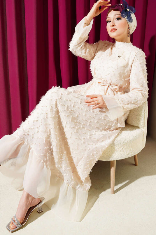 Tule gedetailleerde baard uitlopende jurk beige