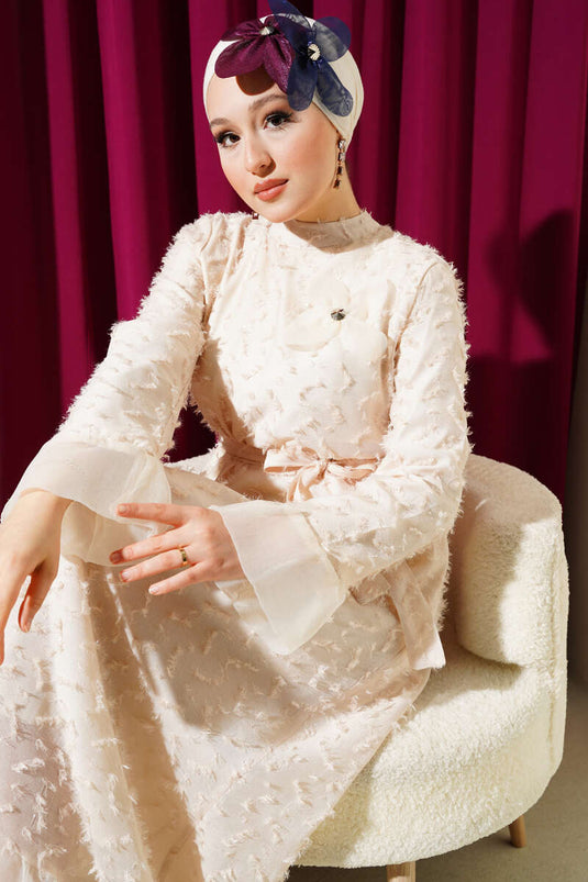 Tule gedetailleerde baard uitlopende jurk beige