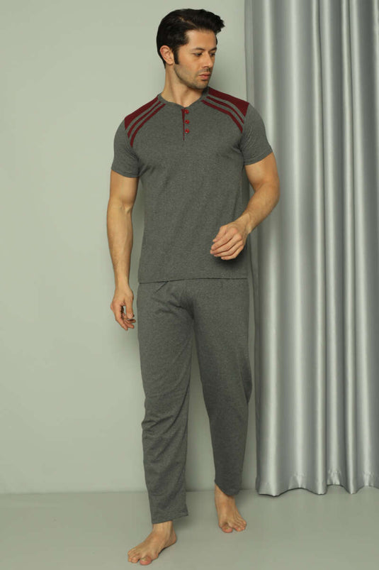 Pyjama homme à manches courtes avec détails à carreaux et trois boutons, couleur gris fumé