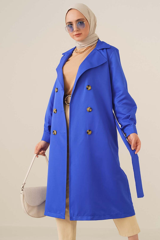 Saks-Trenchcoat mit drei Knöpfen und zweireihigem Kragen