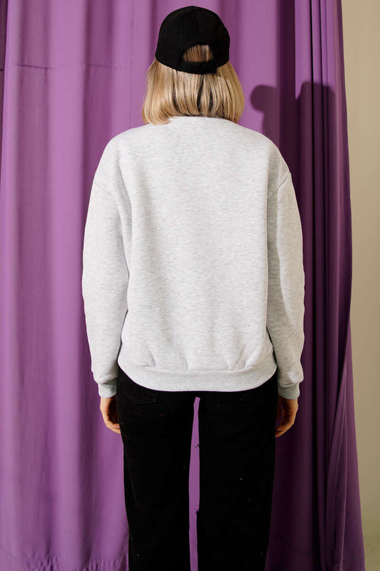 سويت شيرت رمادي بثلاث طبقات وياقة واقفة