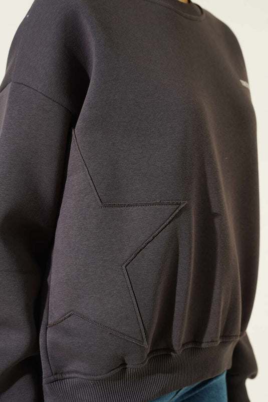 سويت شيرت ثلاثي الخيوط بنجوم متفرقة بلون رمادي دخاني