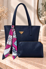 Sac À Main Épaule Bleu Marine Avec Accessoire En Forme De Triangle