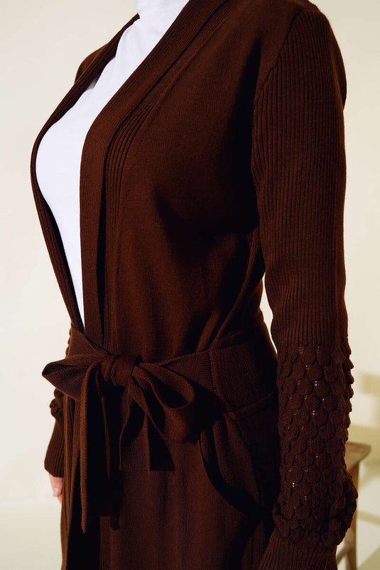 كارديغان طويل بأكمام ضيقة مزود بأربطة عنب بني