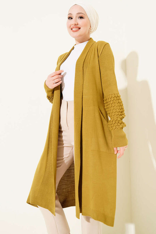 كارديغان طويل بأكمام ضيقة ورباط عند المعصم بلون زيتوني