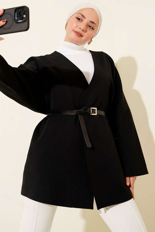 جاكيت أسود بأكمام طويلة وحزام