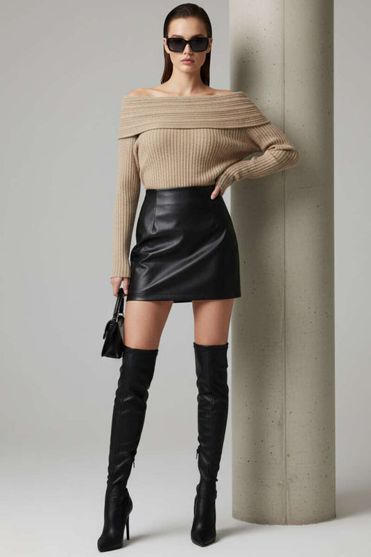 كنزة صوفية بأكمام طويلة وياقة مادونا باللون الأخضر الزيتوني