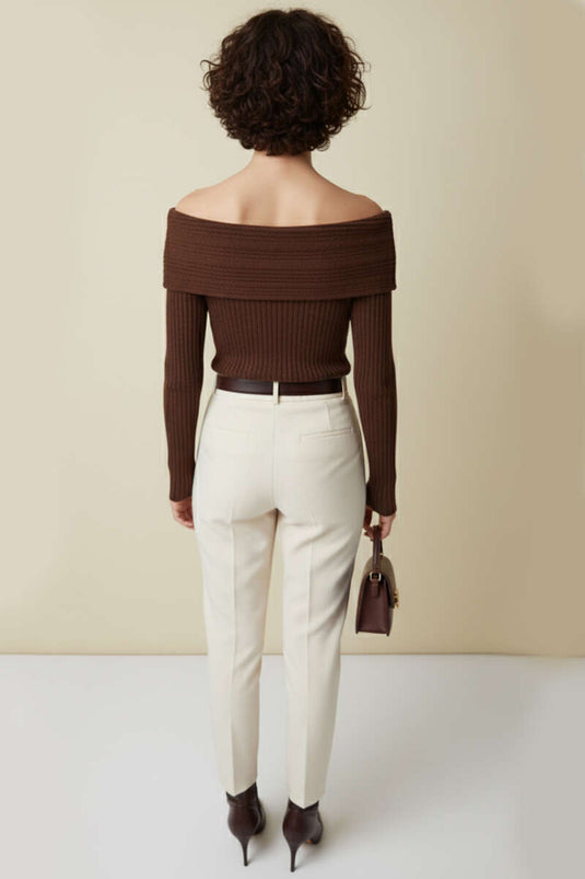 Langärmeliger Pullover mit Madonna-Kragen, Braun