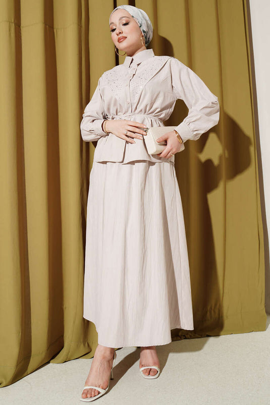 Ensemble beige avec jupe en tencel ornée de pierres en V