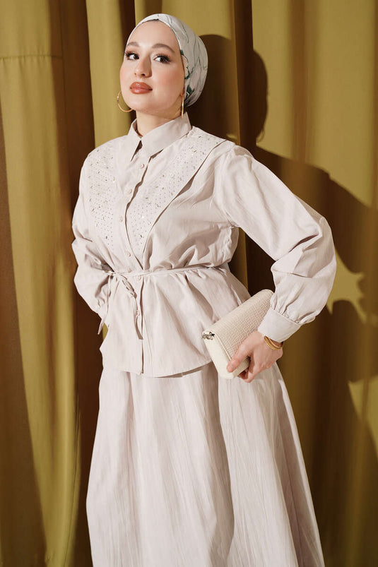 Ensemble beige avec jupe en tencel ornée de pierres en V