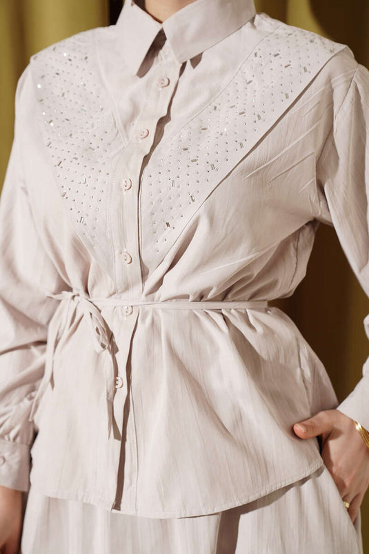 Ensemble beige avec jupe en tencel ornée de pierres en V