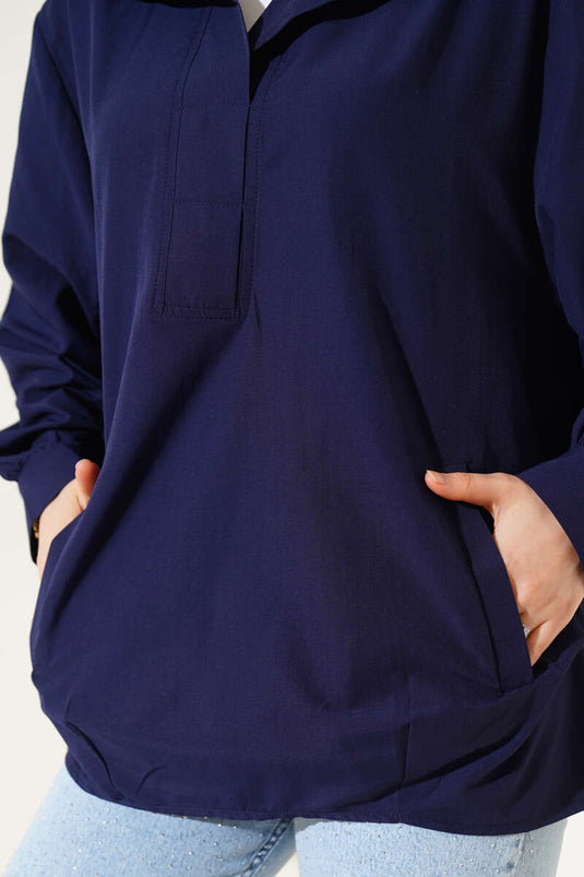 تونيك جيب بفتحة رقبة على شكل حرف V أزرق داكن