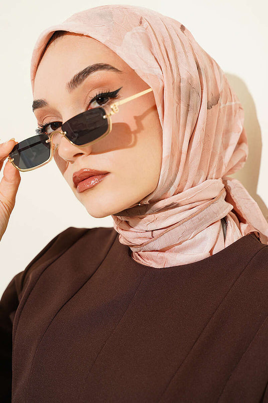 وشاح بامبو مزخرف بلون الجمل