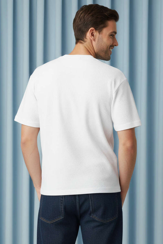 T-shirt homme blanc à motif labyrinthe avec col en V