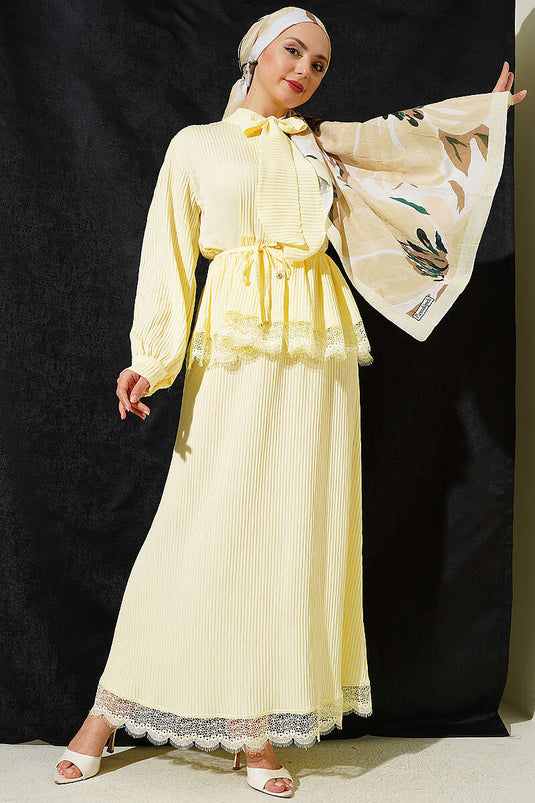 Yellow Lace-Trimmed Ribbed Skirt Set with Neck Tie