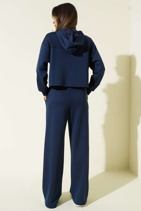 طقم سويتشيرت وبنطلون برباط ياكا باللون الأزرق الداكن