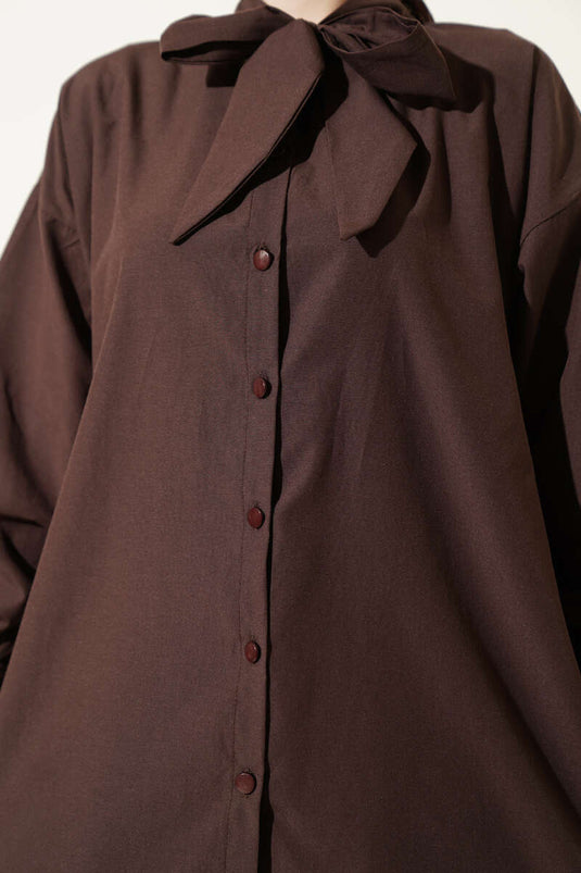 Camicia con dettaglio allacciatura al collo Marrone