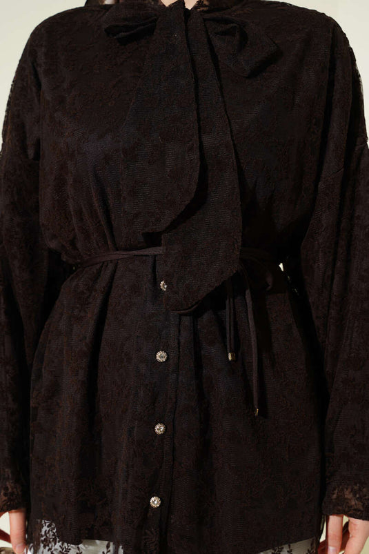 Chemise en dentelle à nouer au col, couleur café