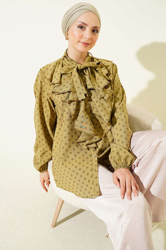 Bluse mit Kragen, Rüschen und Kordelzug, gepunktet, olivgrün
