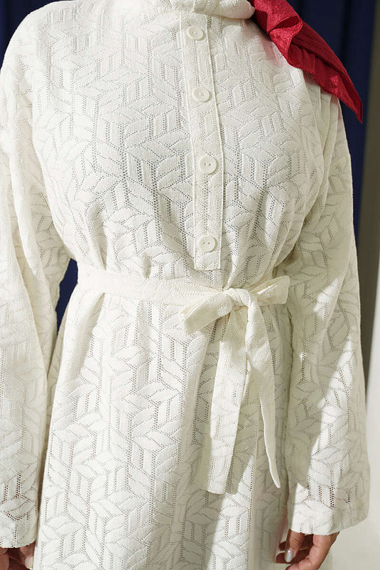 Robe En Dentelle À Volants Et Col Beiges