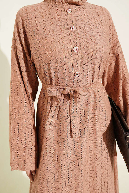 Beige Spitzenkleid Mit Rüschenkragen