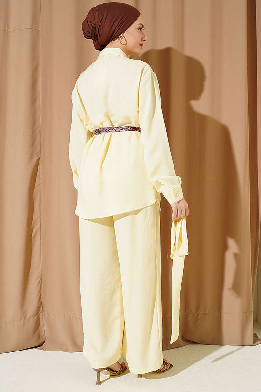 Ensemble décontracté deux pièces avec ceinture et foulard Yaka, jaune
