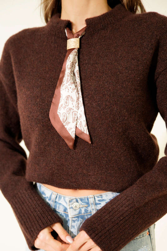 Weicher Strickpullover mit Halstuch, Kaffee