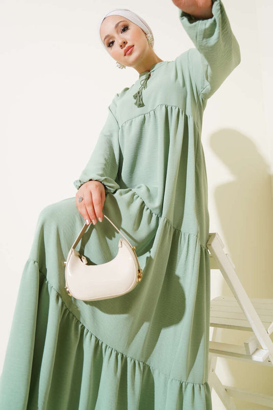 Robe superposée avec col et détails en dentelle, vert amande