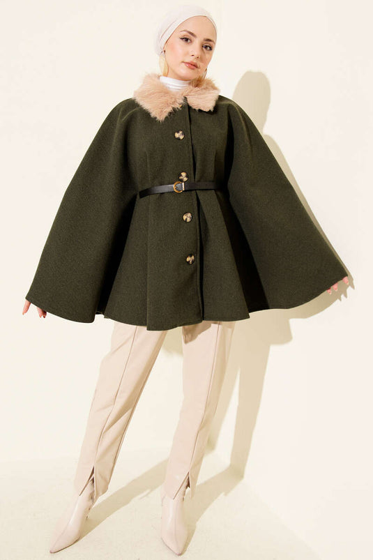 بونشو بأزرار وياقة من الفرو، لون كاكي