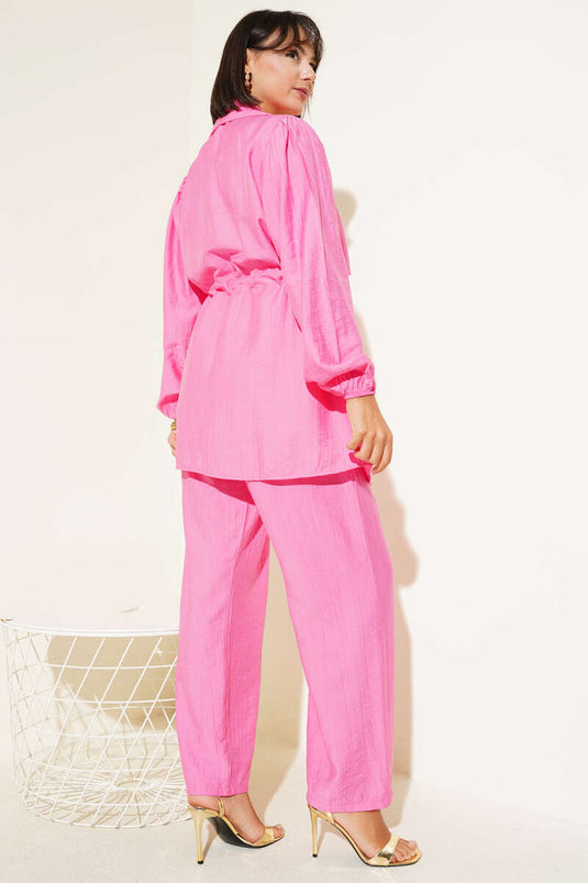 Kraag Cape Goud Geknoopt Tweedelig Pak Roze