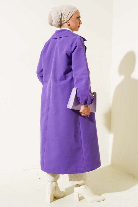 Trenchcoat mit Kragen und Steinfutter in Lila