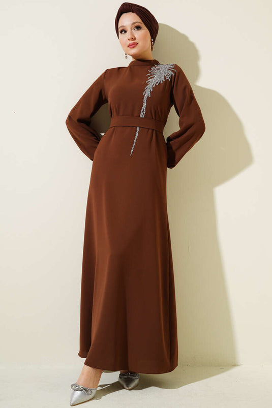 Robe ceinturée à col en pierre marron