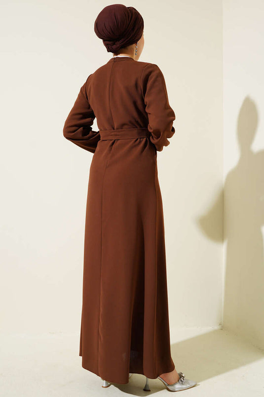 Robe ceinturée à col en pierre marron