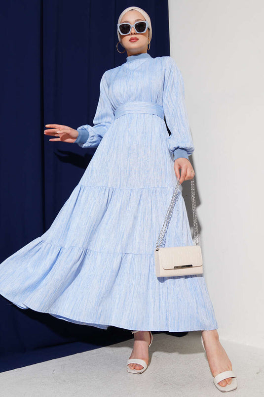 Blaues Kleid mit geripptem Kragen und Bündchen