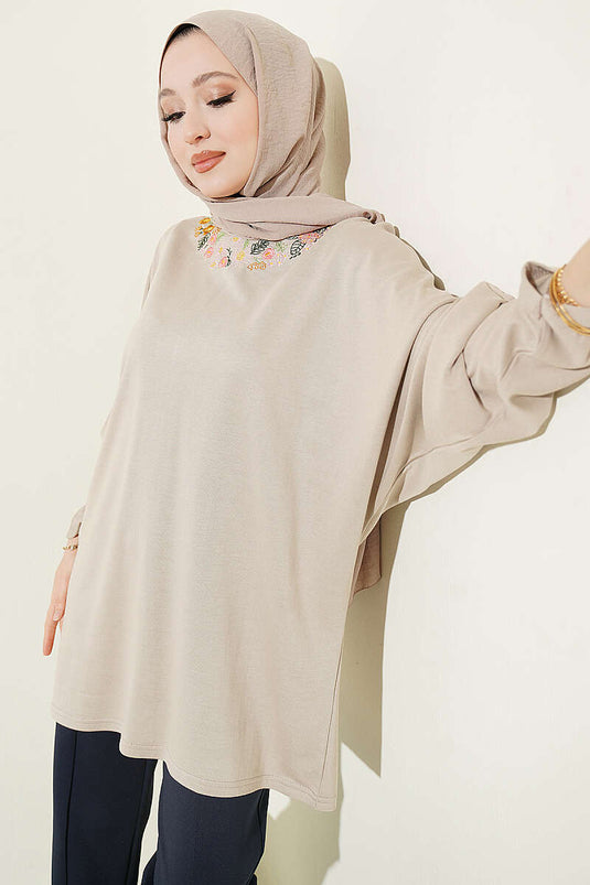 Tunica Loyşa beige con ricamo floreale sul colletto