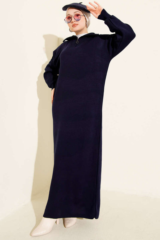 Robe en maille bleu marine avec col à demi-zip