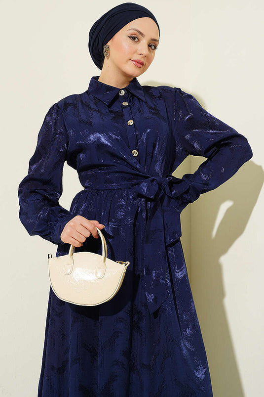 Robe jacquard bleu marine à boutons avec lien au cou