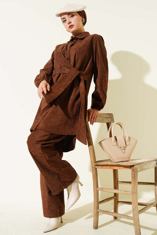 Zweiteiliges Cord-Set mit seitlichen Bindebändern in Kaffeebraun