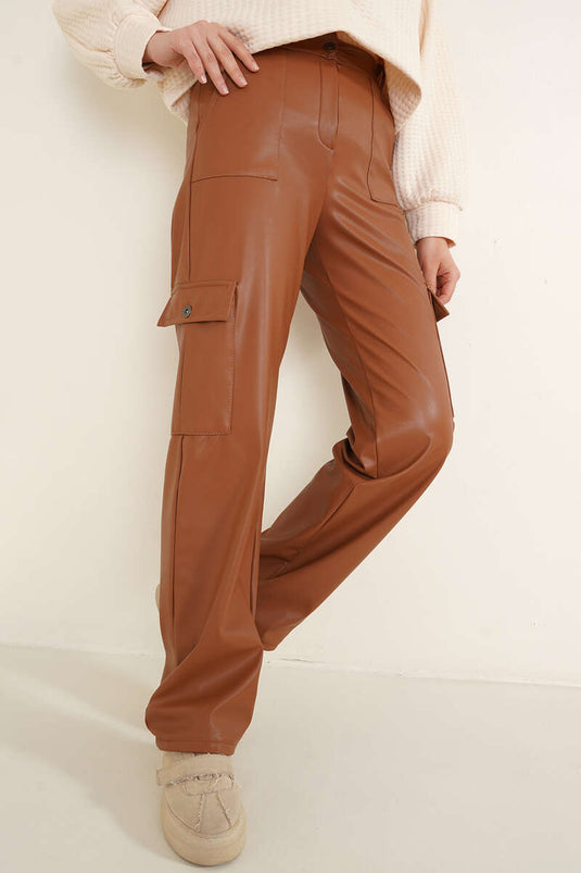 Pantalon cargo en cuir avec poches latérales Tan