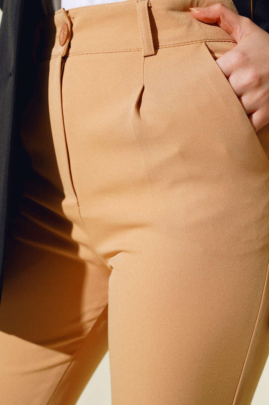 بنطلون جمل مزدوج الساق مع جيوب جانبية وحزام