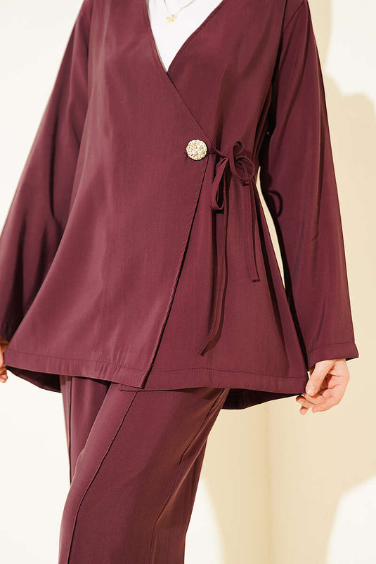 Ensemble double en modal bordeaux avec boutons latéraux et lien