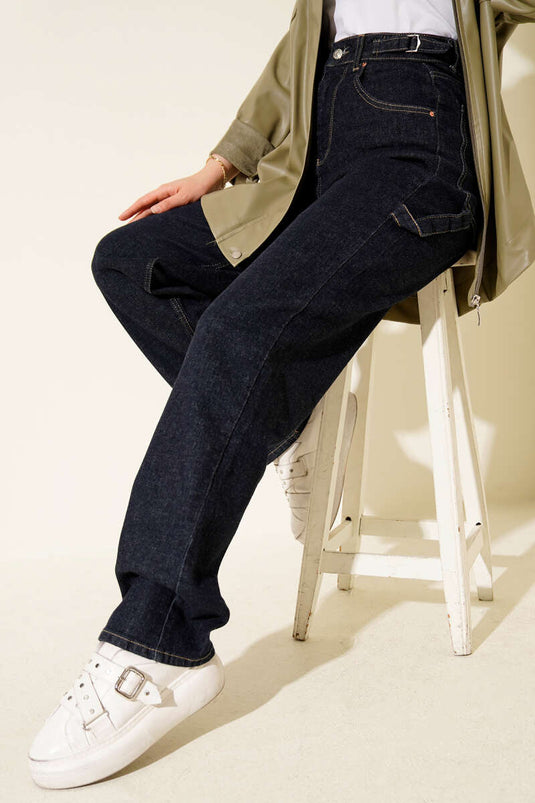 Jean mom avec boucle de ceinture latérale en bleu marine