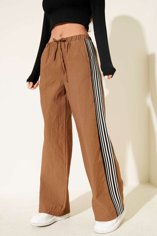 Pantalon parachute à bande latérale marron