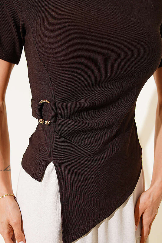 Blusa a maniche corte con fibbia laterale, marrone