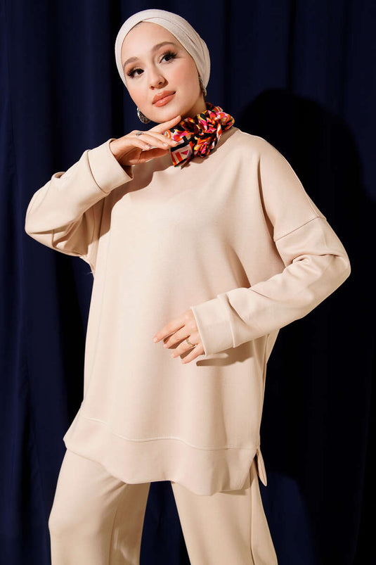 طقم لويشا من قطعتين بتفاصيل فتحة جانبية، لون بيج