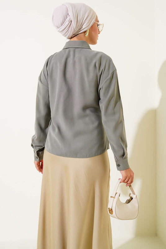 قميص قصير من قماش التنسل برباط جانبي باللون الأخضر اللوزي