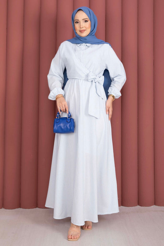 Robe modeste rayée à nouer sur le côté, bleu bébé