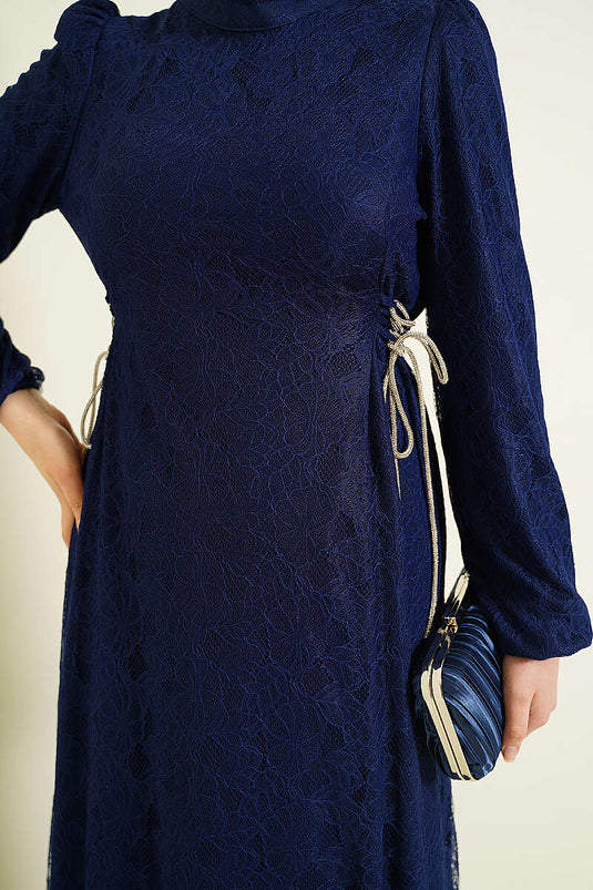 Robe de soirée en dentelle à nouer sur le côté, bleu marine