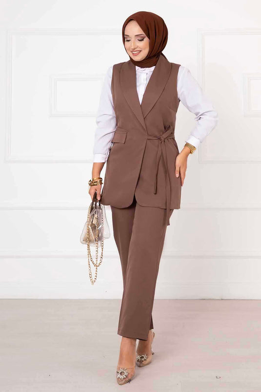 Ensemble gilet à nouer sur le côté marron